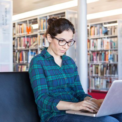 Informal Learning in Computer Science: Social and Conceptual Factors Related to Women's Persistence