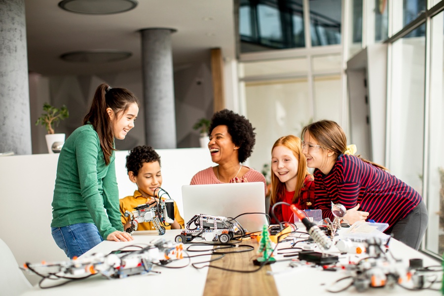 Examining the Factors that Influence Retention and Effectiveness of Computer Science Teachers in High-Need Middle and High Schools banner
